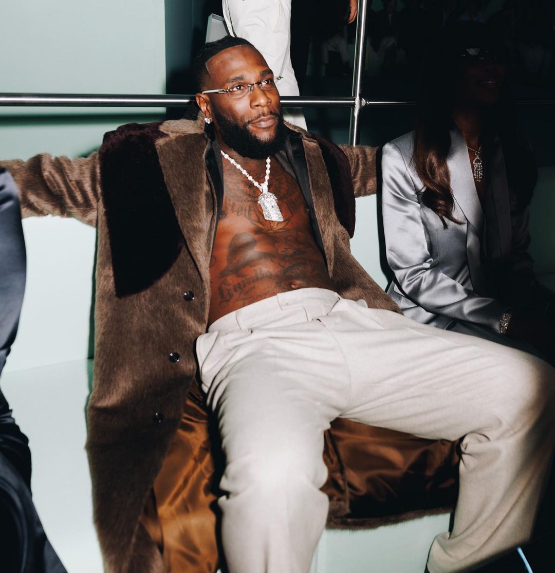 BurnaBoy Apiga chini Ofa ya ($5Million) Kutumbuiza Dubai kisa Bangi ...